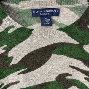 Chelsea & Theodore Cashmere Camo Crewneck Sweater in Green and Gray